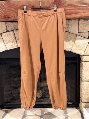 lululemon athletica Camel-Tone Elastic Hem Joggers sz 10